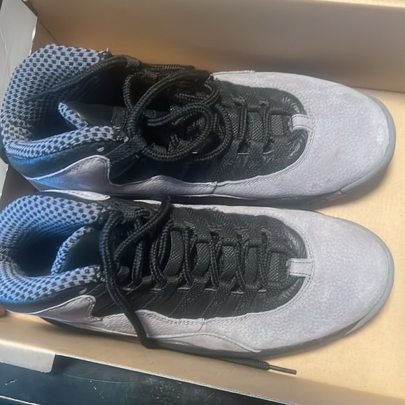 Air Jordan Retro - Picture 2 of 5